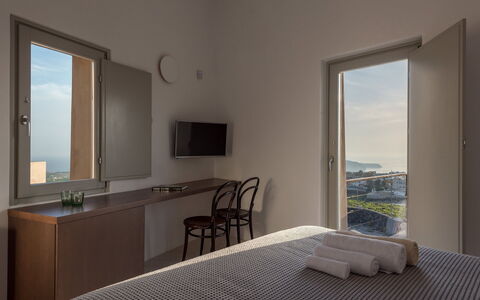 Thera Princess: Mare, Appartamento, Oceano, Camera Da Letto, Balcone, Letto, Telaio Del Letto, Lampada