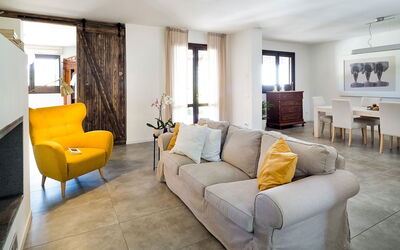 Villa Almond