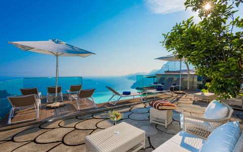 Villa Amanda: Blu, Acqua, Corpo D'Acqua, Mare, Ricorrere, Costiera E Morfologie Oceanic, Costa, Mobilia, Piscina, Mobili Da Esterno