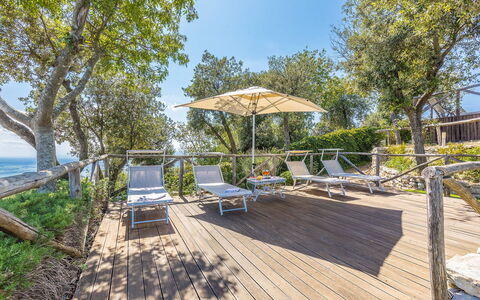 Villa Bastiano: Mobili Da Esterno, Shade, Giardino, Latifoglie, Sedia, Deck, Eco Hotel, Plank, Landscaping, Balcone
