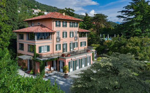 Villa Camilla: Costruzione, Zona Residenziale, Facciata, Appartamento, Casa, Casa, Insediamento Umano, Uso Misto, Balcone, Condominio