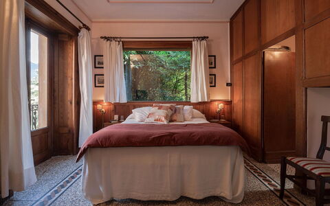 Villa Camilla: Mobilia, Letto, Interior Design, Camera Da Letto, Legna, Lenzuolo, Bedding, Pavimento, Pavimentazione, Camera