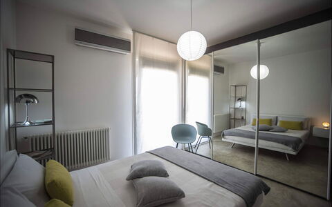 Villa Corallo: Mobilia, Letto, Interior Design, Camera Da Letto, Pavimento, Pavimentazione, Bedding, Lenzuolo, Soffitto, Casa