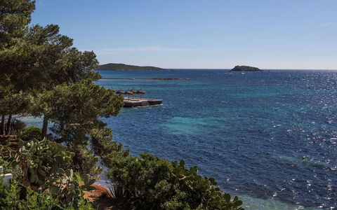 Villa Crozet: Blu, Acqua, Risorse Idriche, Corpo D'Acqua, Costa, Costiera E Morfologie Oceanic, Roccia, Mare, Orizzonte, Oceano