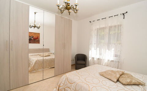 Villa del Mare: Mobilia, Letto, Interior Design, Camera Da Letto, Legna, Pavimentazione, Pavimento, Camera, Cabinetry, Lenzuolo