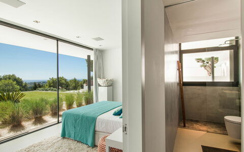 Villa Emily: Interior Design, Camera Da Letto, Parete, Letto, Pavimentazione, Mobilia, Pavimento, Soffitto, Casa, Camera