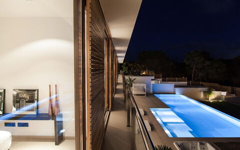 Villa Emily: Piscina, Interior Design, Pavimentazione, Pavimento, Soffitto, Ricorrere, Appartamento, Eco Hotel, Hotel, Shade