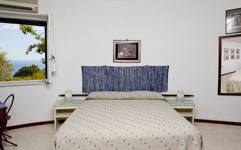 Villa Ettore: Camera Da Letto, Bedding, Lenzuolo, Letto, Appartamento, Telaio Del Letto, Casa, Hotel, Biancheria, Cuscino