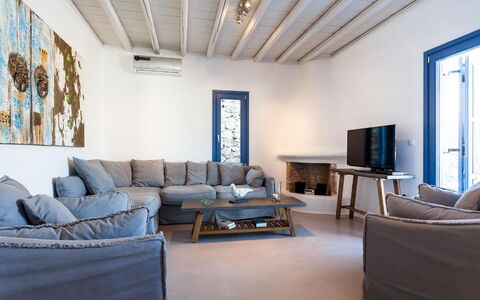 Villa Filìa: Mobilia, Interior Design, Legna, Divano, Pavimento, Pavimentazione, Appartamento, Casa, Soggiorno, Tavolo