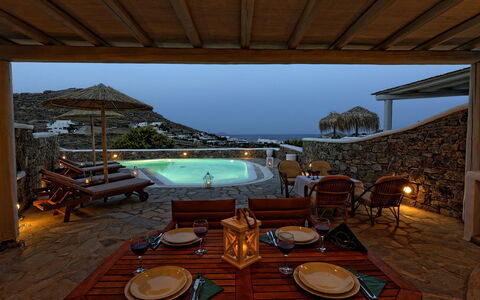 Villa Fos: Notte, Ricorrere, Piscina, Mezzanotte, Eco Hotel, Estate, Villa, Paesaggio Di Illuminazione, Mobili Da Esterno, Hotel