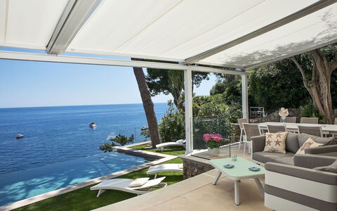 Villa Ieranto 6: Mobili Da Esterno, Mobilia, Ricorrere, Sedia, Shade, Costa, Tempo Libero, Eco Hotel, Balcone, Piscina