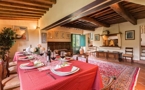 Villa Il Castagno: Parete, Mobilia, Casa, Sedia, Sala Da Pranzo, Cucina & Sala Da Pranzo Tavolo, Pianta Della Casa, Design, Villa, Hotel