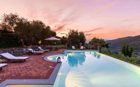 Villa Il Castagno: Piscina, Paesaggio, Ricorrere, Crepuscolo, Eco Hotel, Estate, Hacienda, Sera, Villa, Agriturismo