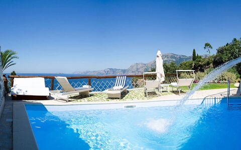 Villa Il Sogno di Praiano: Blu, Piscina, Ricorrere, Mobilia, Mobili Da Esterno, Tempo Libero, Ombrello, Eco Hotel, Hotel, Shade