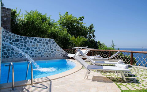 Villa Il Sogno di Praiano: Blu, Piscina, Mobili Da Esterno, Ricorrere, Ombrello, Eco Hotel, Tempo Libero, Shade, Sedia, Tropici
