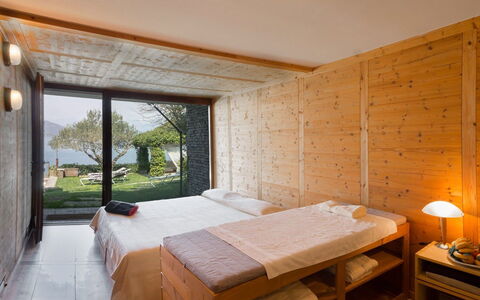 Villa Isa: Legna, Camera Da Letto, Latifoglie, Color Legno, Plank, Compensato, Materiali Naturali, Design, Letto, Bedding