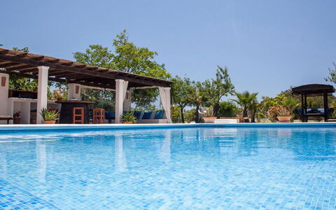 Villa Jardin: Piscina, Blu, Mobili Da Esterno, Mobilia, Ricorrere, Shade, Tempo Libero, Eco Hotel, Sedia, Materiale Composito