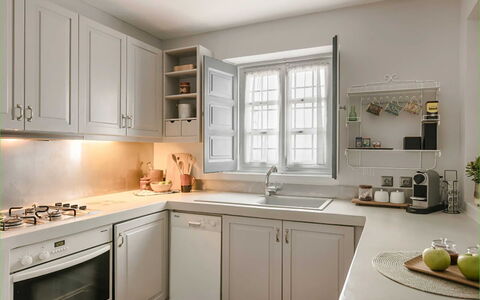 Villa Jasmine: Cucina, Elettrodomestico Da Cucina, Cabinetry, Controsoffitto, Apparecchio Major, Interior Design, Lavandino Della Cucina, Lavello, Casa, Elettrodomestico