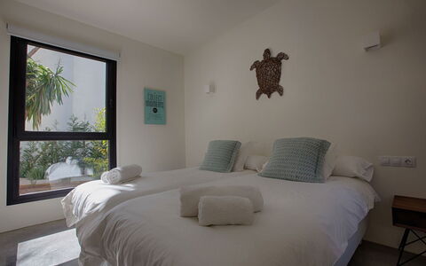 Villa Kiribati: Parete, Interior Design, Letto, Camera Da Letto, Mobilia, Casa, Bedding, Soffitto, Lenzuolo, Camera