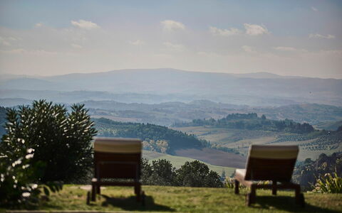 Villa Novellina: Natura, Collina, Paesaggio Naturale, Orizzonte, Paesaggio, Ecoregione, Highland, Pascolo, Fenomeno Atmosferico, Hill Station