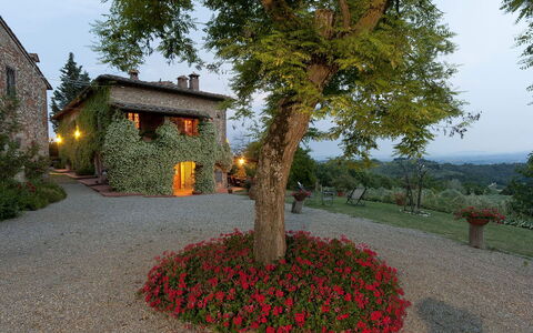 Villa Novellina: Casa, Giardino, Villetta, Driveway, Landscaping, Estate, Hacienda, Agriturismo, Villa