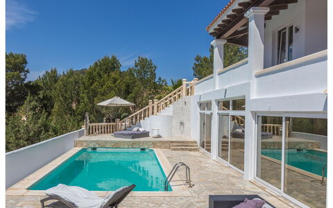 Villa Orion: Piscina, Zona Residenziale, Materiale Composito, Estate, Ricorrere, Shade, Villa, Eco Hotel, Dimora, Design
