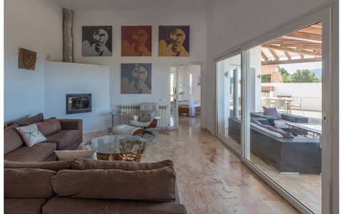 Villa Orion: Pavimentazione, Pavimento, Interior Design, Soffitto, Mobilia, Casa, Divano, Pavimento In Legno, Soggiorno, Camera