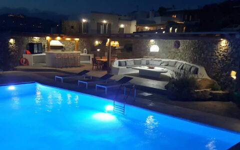 Villa Pirgi: Piscina, Ricorrere, Giochi D'Acqua, Tempo Libero, Notte, Mobili Da Esterno, Hotel, Resort Citta ', Eco Hotel, Paesaggio Di Illuminazione