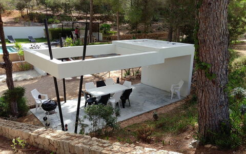 Villa Roja: Architettura, Shade, Calcestruzzo, Giardino, Struttura Esterna, Materiali Naturali, Landscaping, Design, Backyard, Pergola