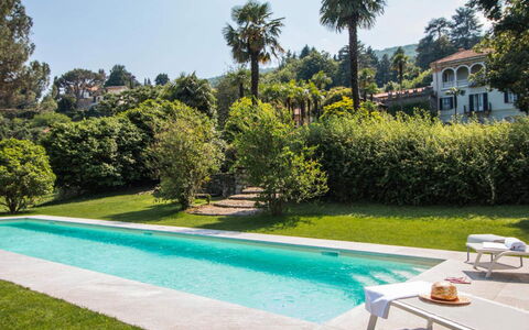 Villa Romantica: Piscina, Arbusto, Ricorrere, Giardino, Tempo Libero, Shade, Landscaping, Eco Hotel, Hacienda