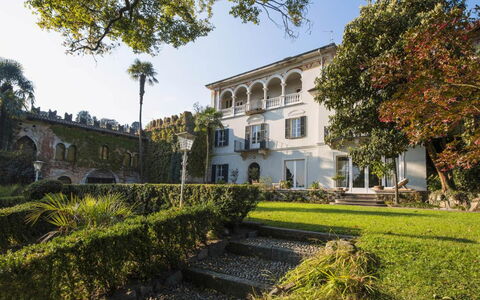 Villa Romantica: Arbusto, Estate, Hacienda, Dimora, Giardino, Prato, Cortile, Cortile, Villa, Landscaping