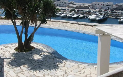 Villa Rose 1: Blu, Piscina, Mobili Da Esterno, Ricorrere, Materiale Composito, Shade, Ombrello, Lettino, Flagstone, Sedia
