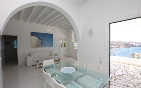 Villa Rose 1: Mobilia, Interior Design, Pavimentazione, Pavimento, Sedia, Mare, Appartamento, Soffitto, Costa, Oceano