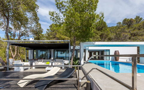 Villa Tomsk: Piscina, Materiale Composito, Shade, Ricorrere, Mobili Da Esterno, Eco Hotel, Villa, Hotel, Deck, Pergola