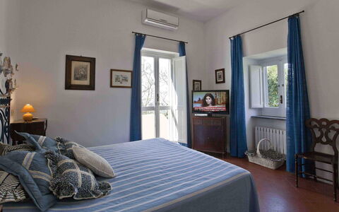 Villa Torre del Sole: Mobilia, Interior Design, Camera, Cornice, Soffitto, Biancheria, Pavimentazione, Illuminazione, Casa, Camera Da Letto