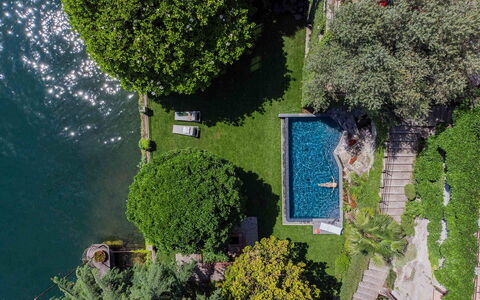 Villa Traversi: Corpo D'Acqua, Lago, Giardino, Estate, Piscina, Ricorrere, Landscaping, Serbatoio, Resort Citta '