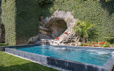 Villa Traversi: Giardino, Piscina, Giochi D'Acqua, Tempo Libero, Backyard, Landscaping, Design, Cortile