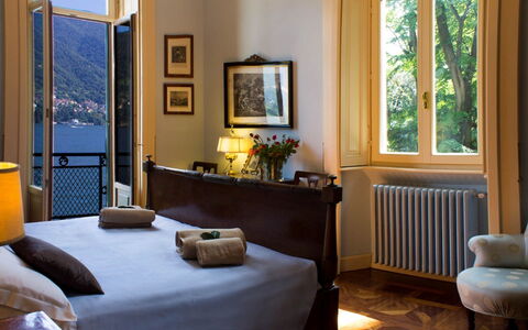 Villa Virginia: Mobilia, Interior Design, Camera, Casa, Illuminazione, Pavimento, Tavolo, Appartamento, Cornice, Letto