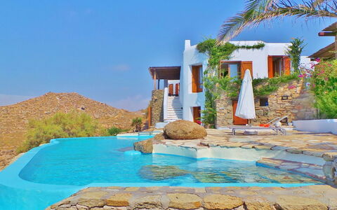 Villa Zenas with Direct Access to the Sea