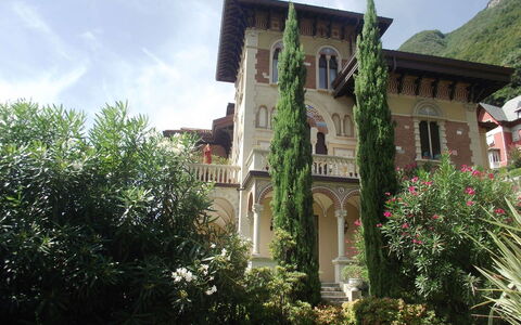 Zarina: Casa, Hacienda, Estate, Dimora, Giardino, Villa, Cortile, Colonna, Casa Storica