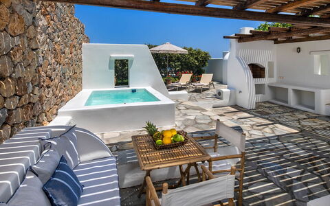 Guest House Sorokos: Ricorrere, Design, Villa, Cortile, Sedia, Eco Hotel, Pianta Della Casa, Attico, Balcone, Hotel