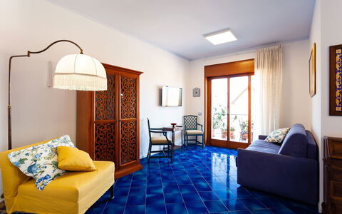 Casa Serena: Blu, Pavimentazione, Pavimento, Interior Design, Piastrella, Camera, Color Legno, Pavimento In Legno, Soggiorno