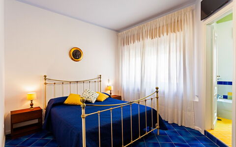 Casa Serena: Interior Design, Pavimentazione, Camera Da Letto, Letto, Pavimento, Mobilia, Bedding, Lenzuolo, Telaio Del Letto, Camera