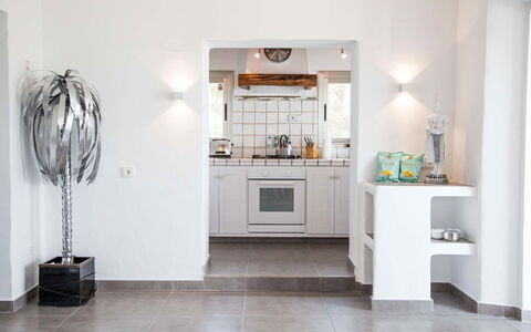 Villa Rigel: Interior Design, Pavimentazione, Parete, Mobilia, Soffitto, Pavimento, Controsoffitto, Cucina, Casa, Camera
