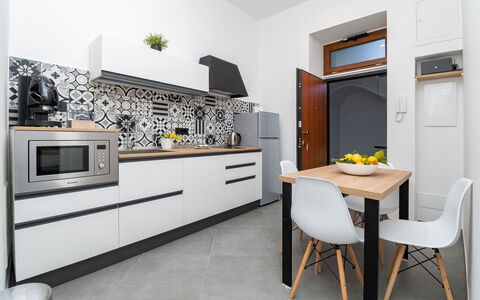 Apartment Vittoria: Interior Design, Cucina, Mobilia, Pavimentazione, Controsoffitto, Pavimento, Casa, Elettrodomestico Da Cucina, Camera, Cabinetry