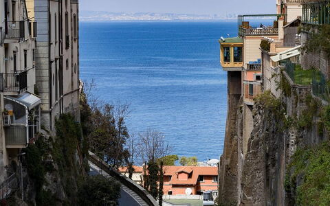 Apartment Vittoria: Zona Residenziale, Quartiere, Costiera E Morfologie Oceanic, Costa, Appartamento, Mare, Sobborgo, Oceano, Balcone, Promontorio