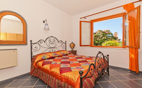 Villa Lo Capo: Mobilia, Interior Design, Pavimentazione, Legna, Pavimento, Soffitto, Letto, Camera, Camera Da Letto, Illuminazione