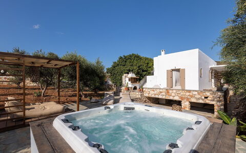 Villa Ayra: Ricorrere, Mobili Da Esterno, Sedia, Piscina, Lettino, Eco Hotel, Villa