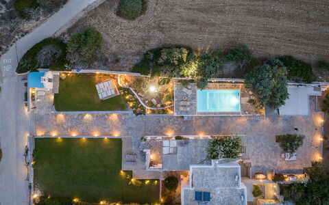 Villa Emera: Piscina, Paesaggio, Giardino, Urban Design, Landscaping, Estate, Ricorrere, Eco Hotel, Cortile, Backyard