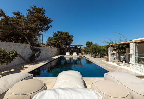 Villa Emera: Mobili Da Esterno, Tempo Libero, Ricorrere, Piscina, Vacanza, Shade, Lettino, Sedia, Hotel, Villa